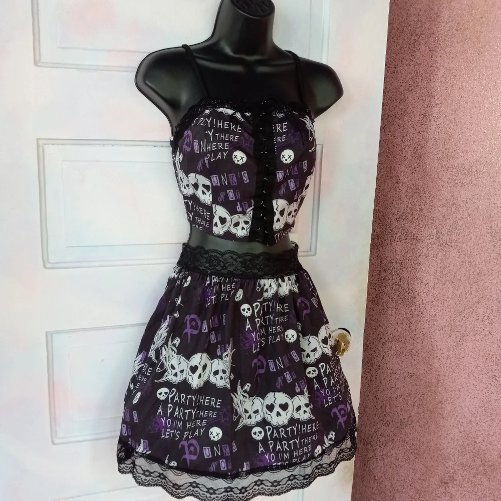 Kawaii Goth nwt corset top skirt set! Black lace, purple party skull FINAL PRICE - Picture 2 of 12